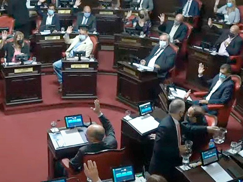 La Legislatura bonaerense aprobó la reforma que permite la reelección de los intendentes