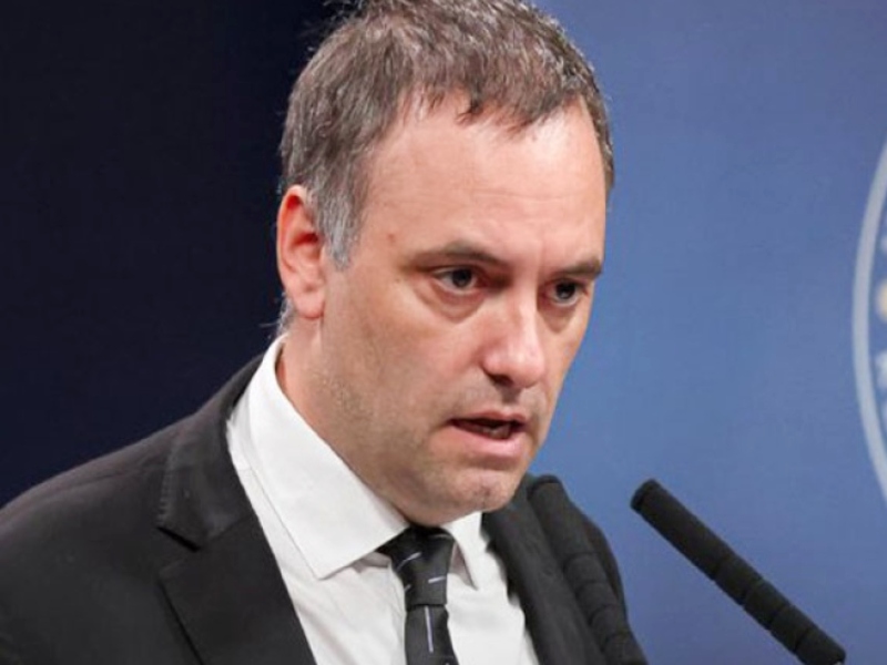 El Gobierno cerrará otros dos organismos públicos y despedirá a 900 empleados