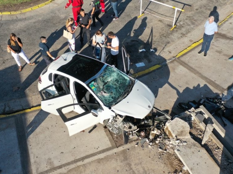 Un auto chocó contra el Torreón del Monje en Mar del Plata: un muerto y tres heridos