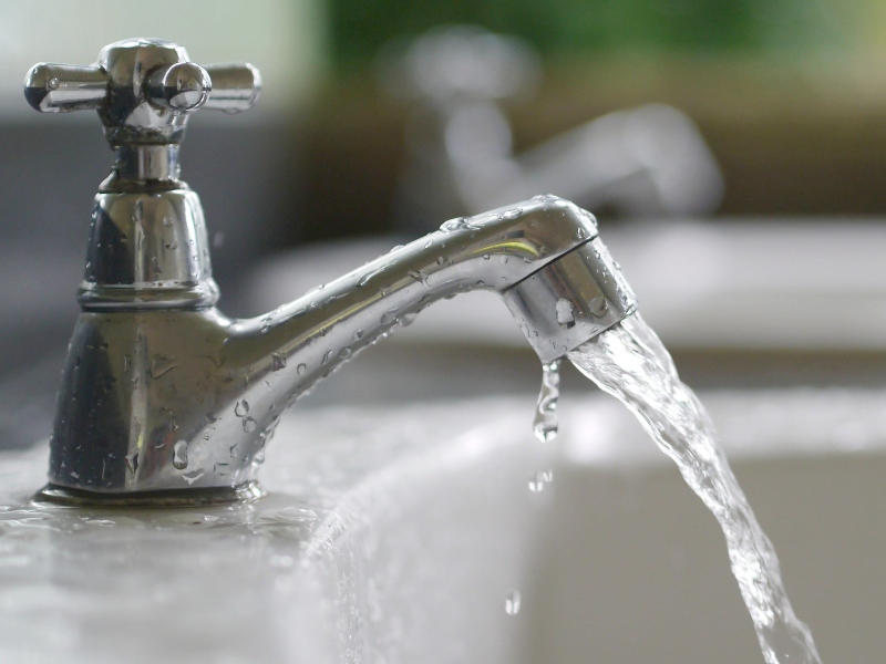 AySA pidió aumentos de hasta 209% en las tarifas de agua desde abril
