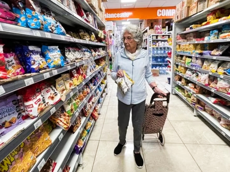 Fuerte derrumbe del consumo en súper, mayoristas y shoppings en enero