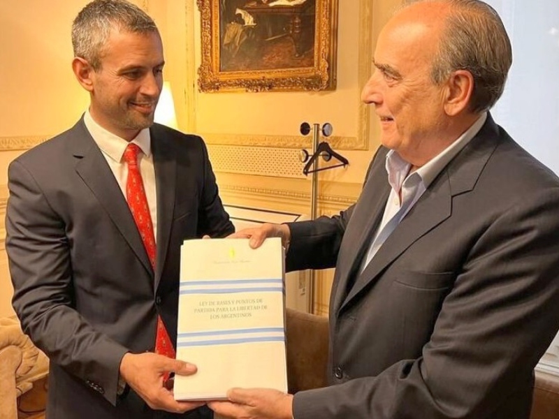 Ley Bases: el Gobierno envió nuevo borrador mientras sigue la discusión con la oposición dialoguista