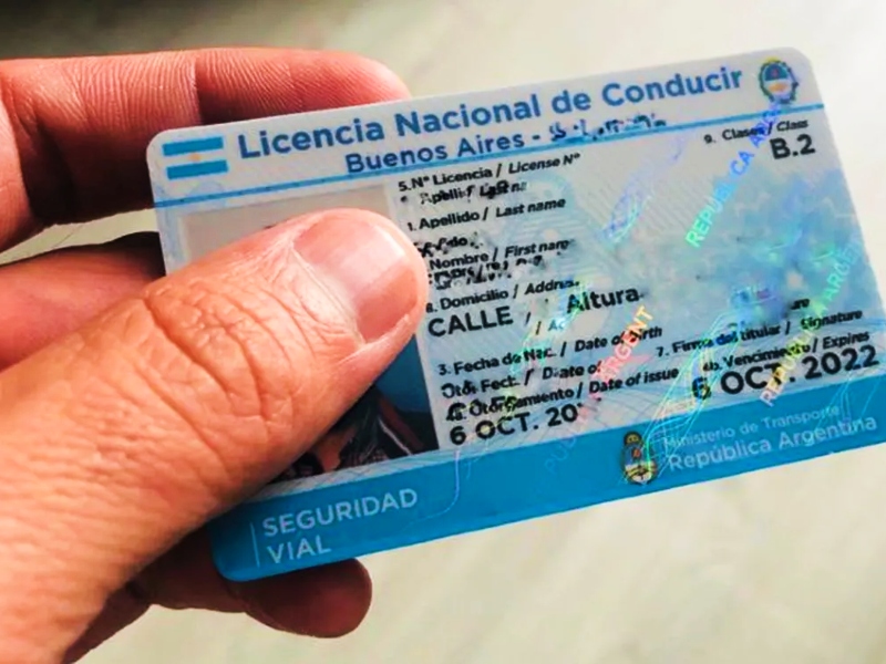 Robaron datos de todas las licencias de conducir del país y las venden por internet