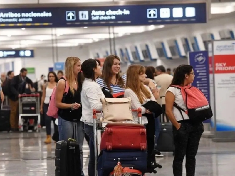 Refuerzan seguridad en embajadas y aeropuertos tras el fallo sobre la AMIA