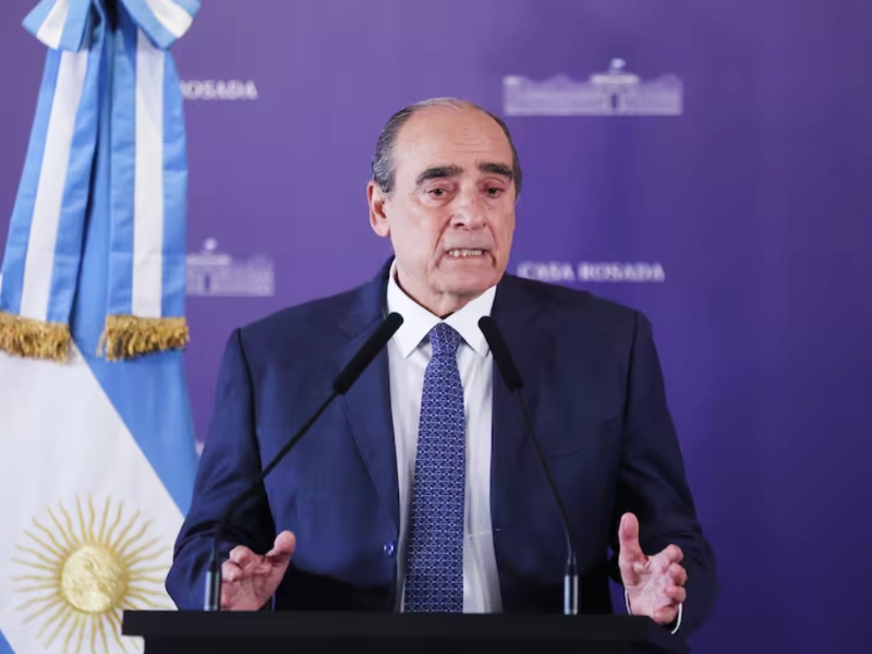 Francos encabezó su primera reunión de Gabinete: «Mi gestión no está supeditada a la ley Bases»