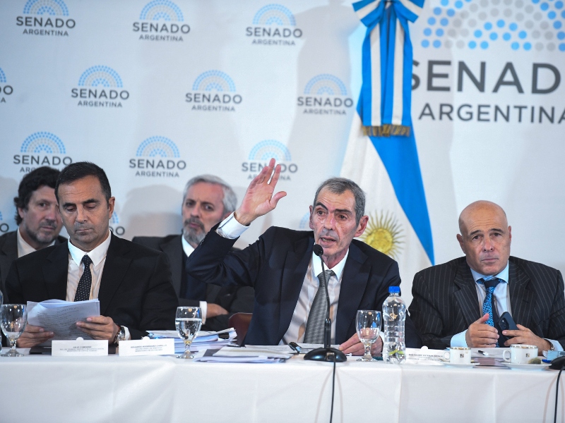 Ley Bases y paquete fiscal en el Senado: se dificulta el dictamen exprés al que aspira el oficialismo