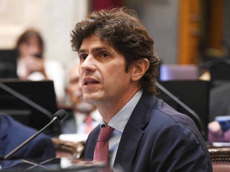 Ley Bases: Lousteau dijo que dio quorum para no «permitir que sigan negociando prebendas»