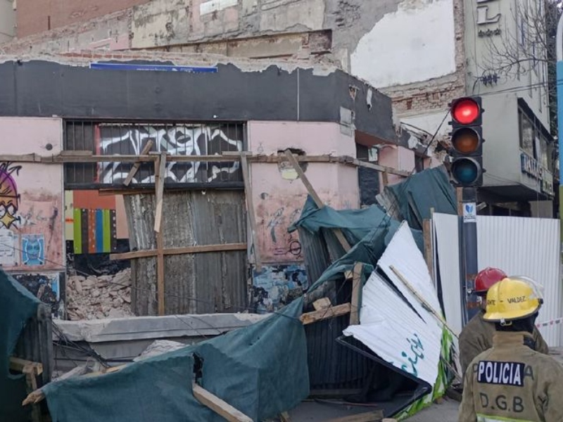 Seis heridos por un derrumbe de una obra en demolición en San Miguel de Tucumán