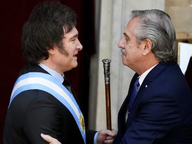 Alberto Fernández confirmó que no irá al Pacto de Mayo y acusó a Milei de «atentar» contra la Constitución