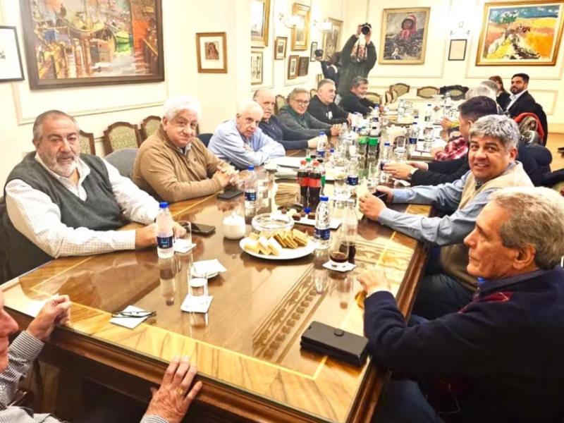 El Gobierno convocó a la CGT para definir la conformación del Consejo de Mayo