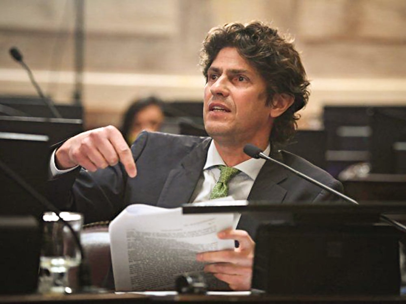 Lousteau liquidó a los diputados radicales que votaron a favor del veto de Milei: «Me da vergüenza»
