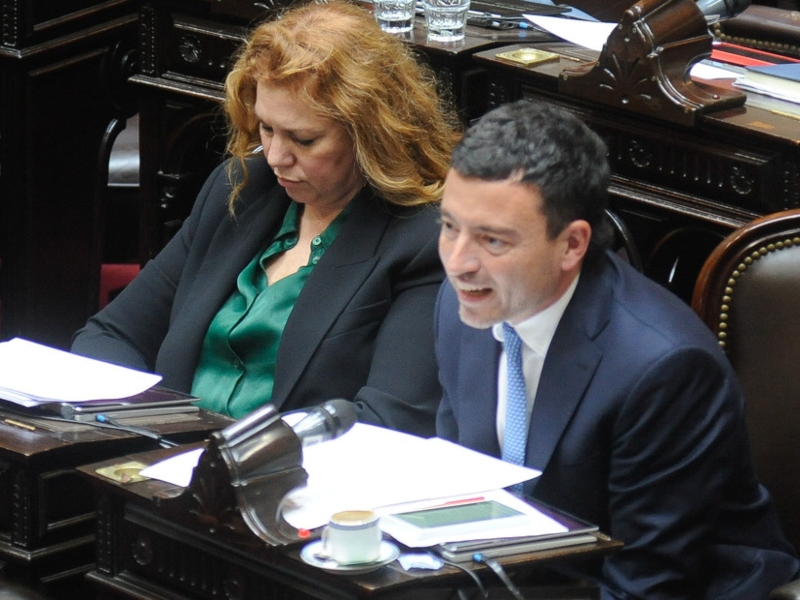 Tras gritos y acusaciones, la UCR quedó al borde del quiebre en Diputados