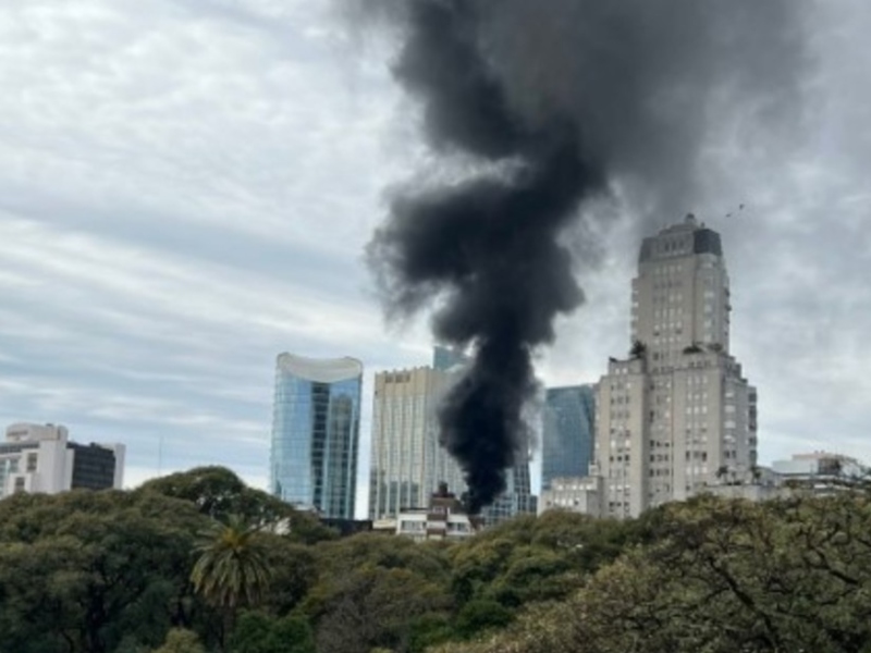 Se incendió un edificio en Retiro y dos personas fueron hospitalizadas