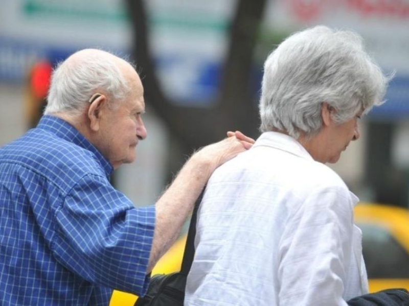 ANSES oficializó el aumento de 2,4% para las jubilaciones, pensiones y AUH