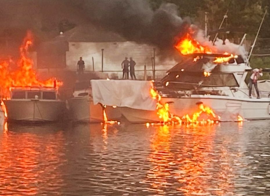 Un incendio devoró cuatro barcos y dejó seis heridos en el puerto de Gualeguaychú