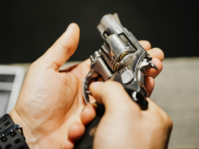 Reducen la edad mínima para ser legítimo usuario de armas