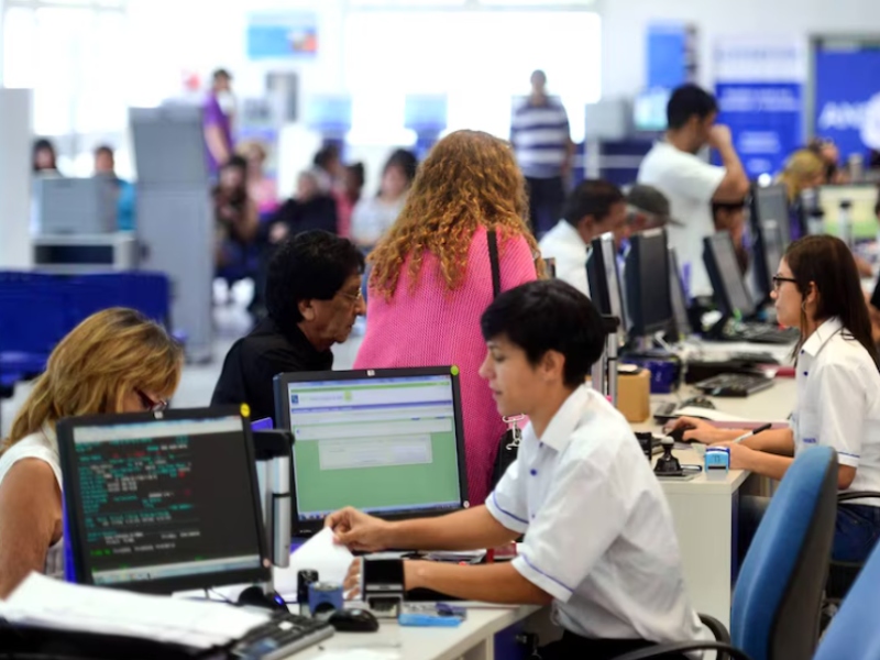 Reglamentaron los exámenes a empleados públicos: «Son conocimientos comparables a un secundario»