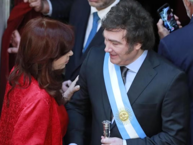 En una dura respuesta, Cristina acusó a Milei de pedirle a Trump que le niegue el ingreso a EE.UU.