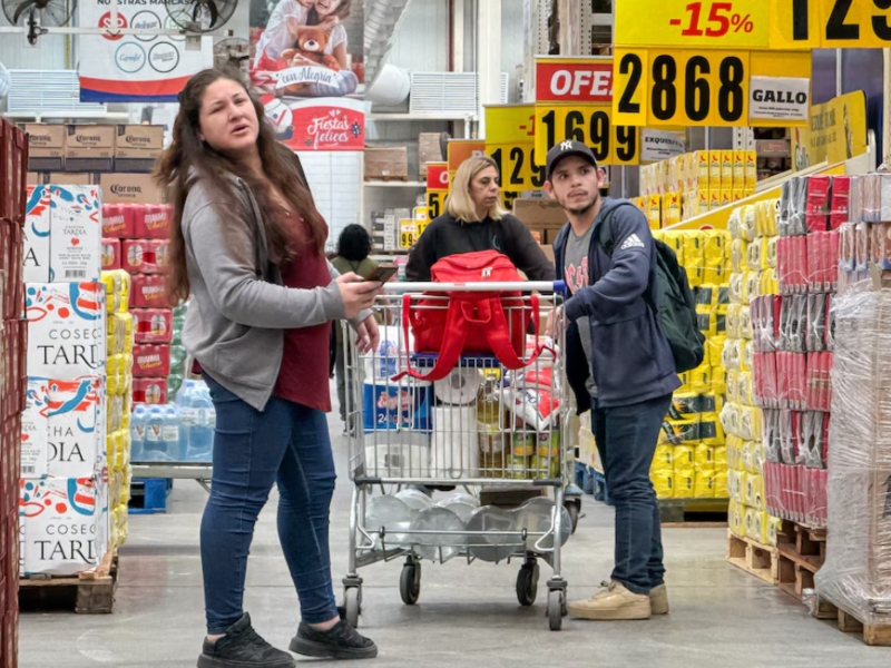 En febrero bajó el consumo en los autoservicios y supermercados