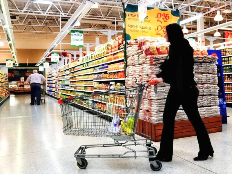 Revive el consumo: en mayoristas creció 3,4% mensual en marzo y en súper 1,8%