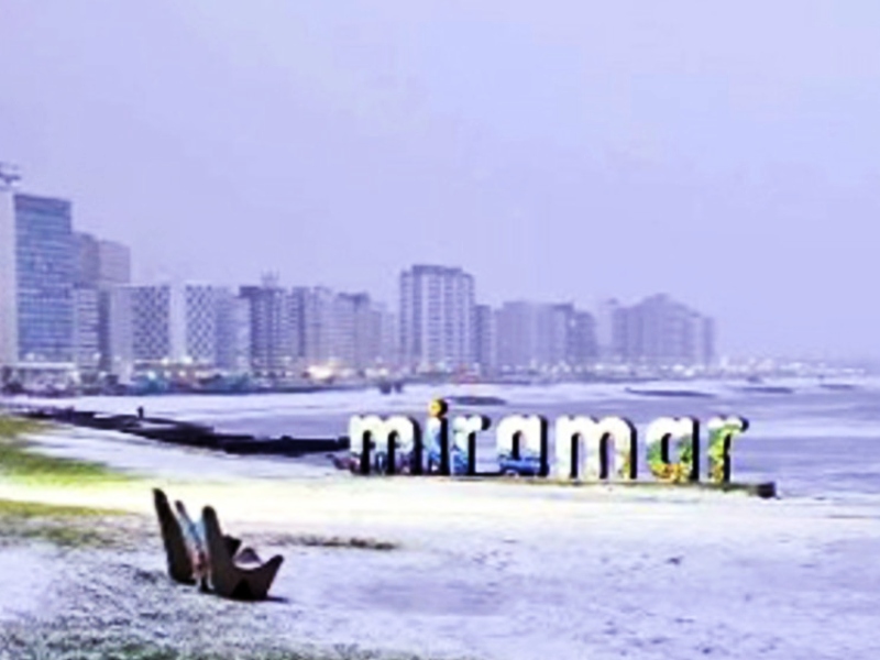 La nieve llegó a la Costa Atlántica: Miramar se tiñó de blanco luego de 34 años