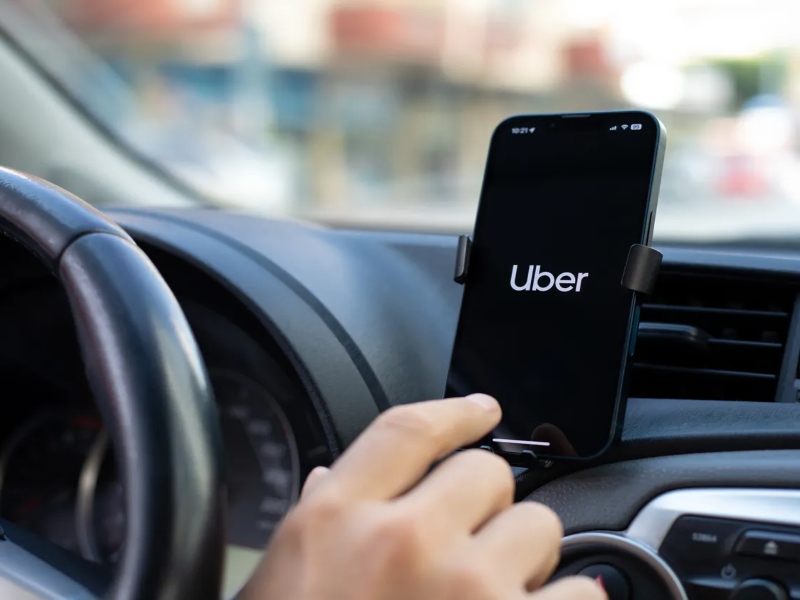 Berisso: una mujer se tiró de un Uber en movimiento porque el chofer no siguió la ruta del GPS