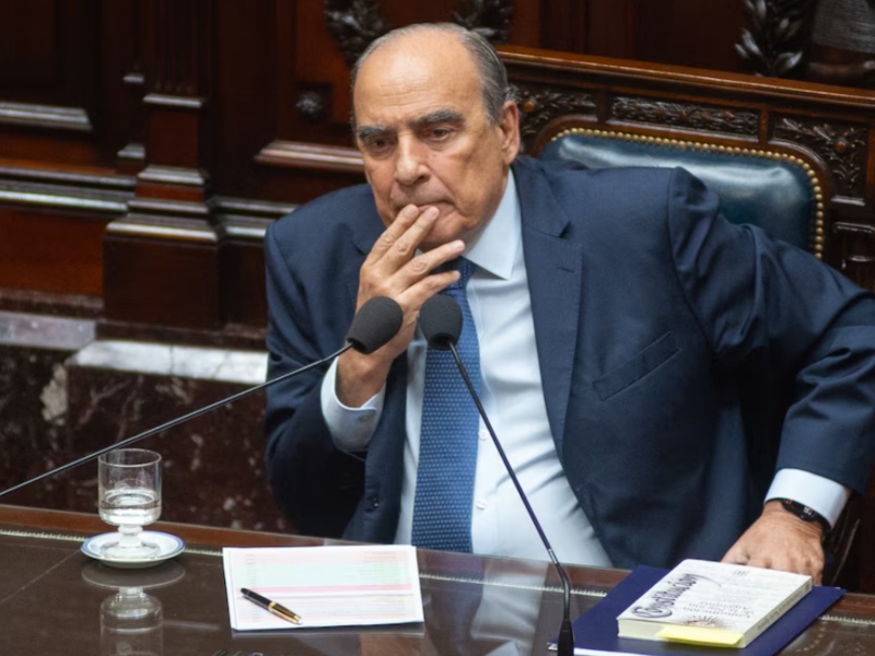 El Gobierno apuesta a «los nuevos héroes» para sostener el veto de Milei a varias leyes
