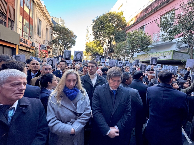 A 31 años del atentado a la AMIA, Javier Milei aseguró que no va a parar «hasta que se haga justicia»