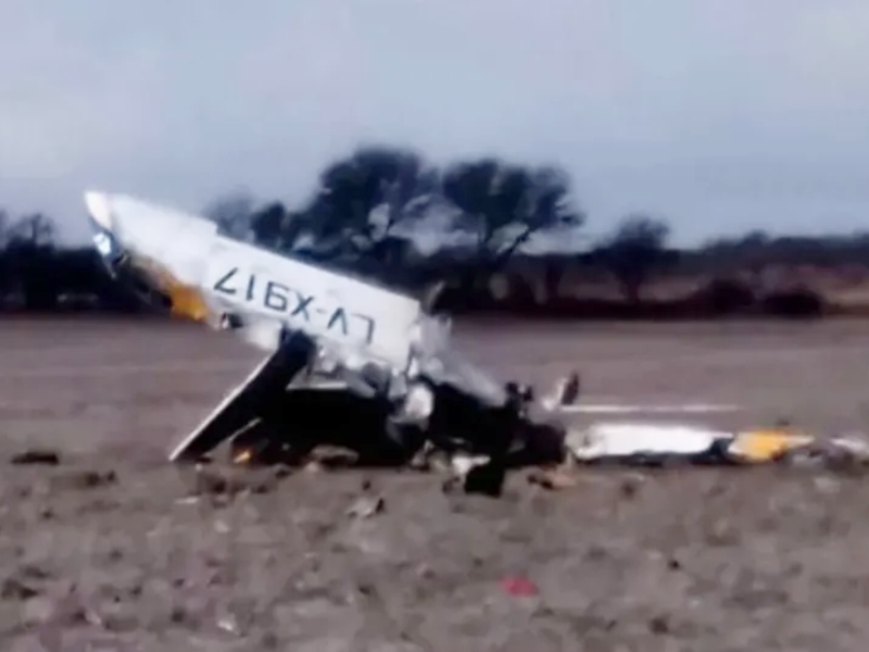 Murió un intendente de Córdoba al estrellarse la avioneta que piloteaba sobre un campo