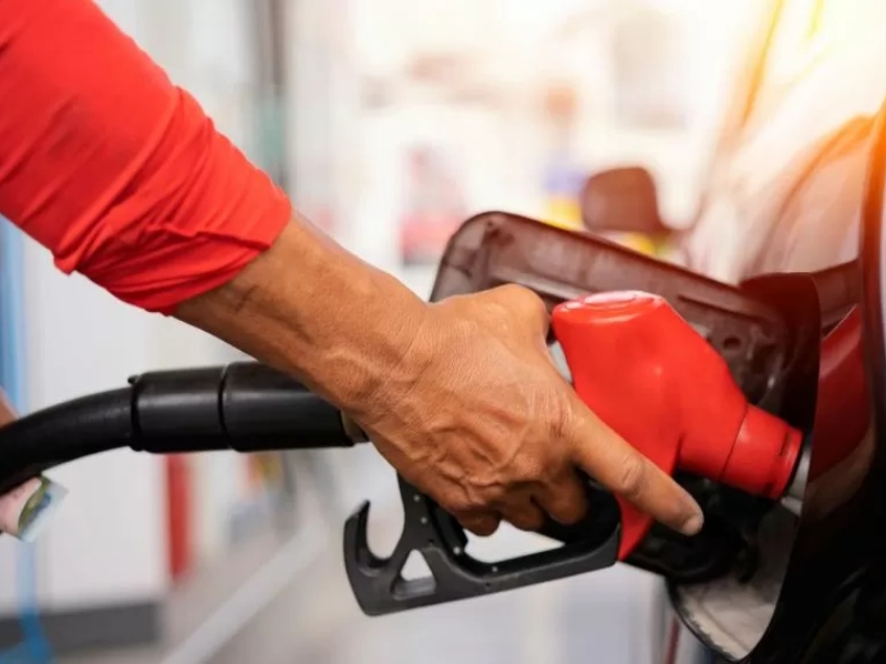 Impacto en surtidores: actualizan una parte de los impuestos a los combustibles
