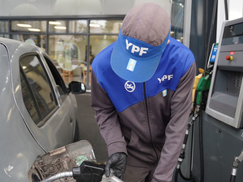 YPF aumentó los precios de los combustibles: cuáles son los nuevos valores