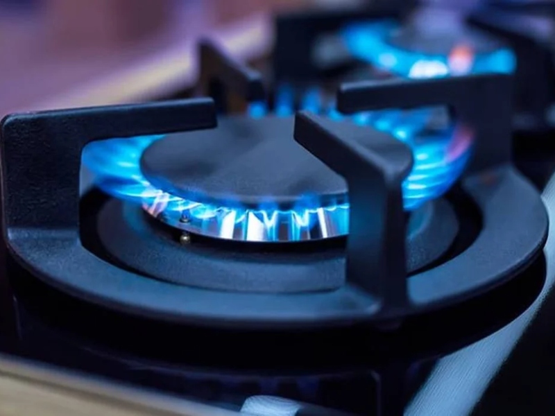 Vuelven a subsidiar la luz y el gas a familias de altos ingresos para contener la inflación