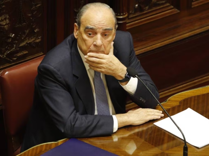 Francos dijo que el escándalo de las coimas es «algo armado» y aseguró que «a Milei no le importa la plata»