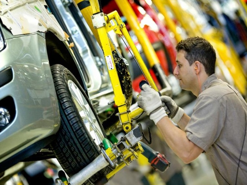 Caen la producción y la exportación automotriz en Argentina en julio