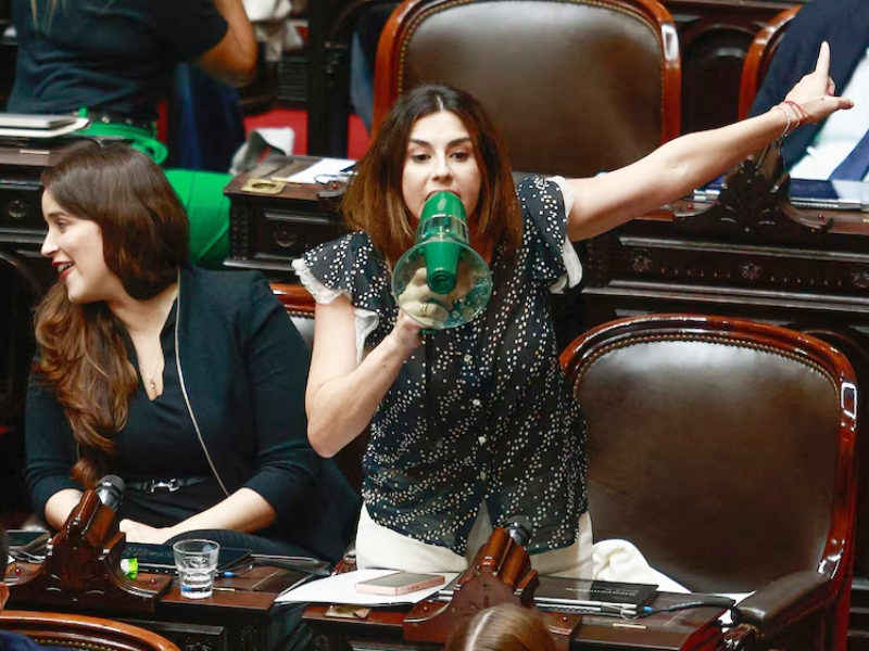 Ruptura en LLA: cuatro diputados se van del oficialismo y forman nuevo bloque