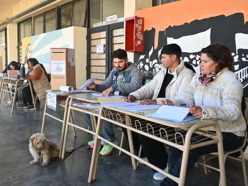 Elecciones: el 3% de Karina, robo de boletas y prófugos que fueron a votar, algunas de las perlitas