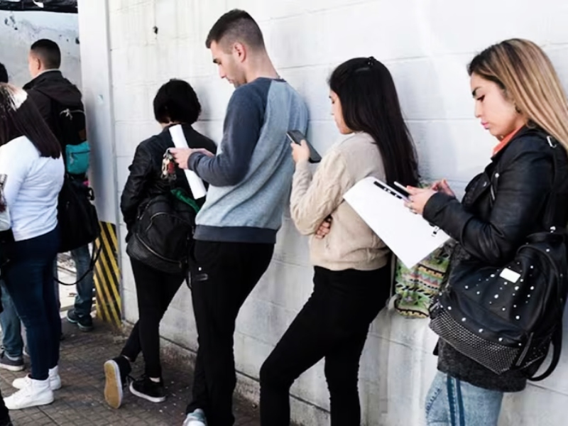 En el segundo trimestre del 2025, el desempleo se mantuvo en el 7,6% de la población