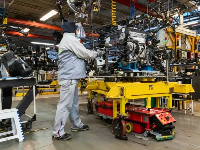 La industria manufacturera enfrenta una caída de pedidos y mayor presión financiera