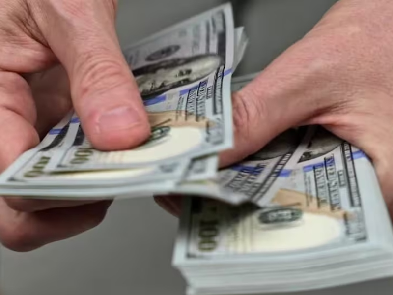 El dólar siguió escalando, llegó a $ 1.515 y el BCRA vendió US$ 45,5 millones