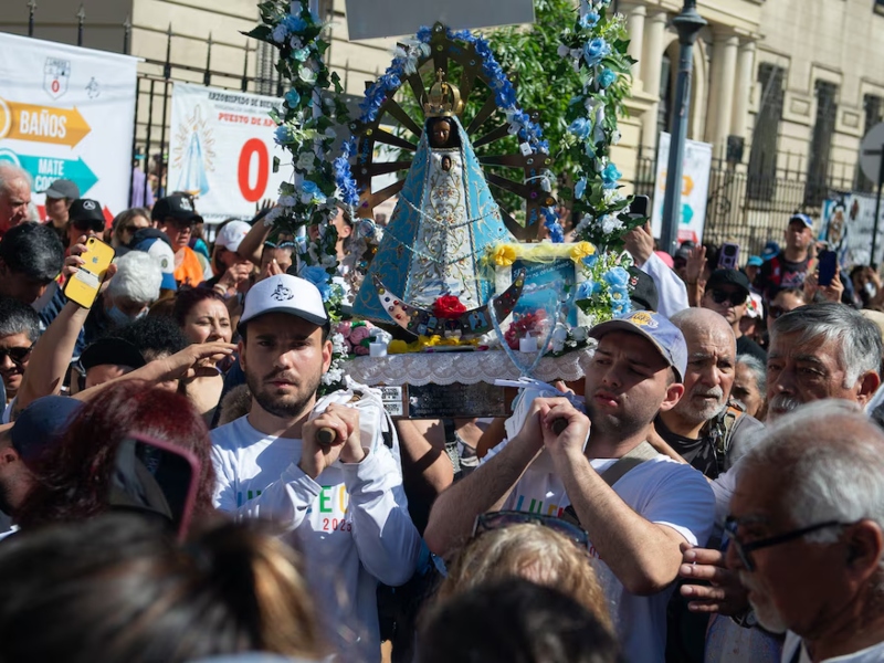 Peregrinación a Luján 2025: miles de personas marcharon a la basílica en una nueva muestra de fe