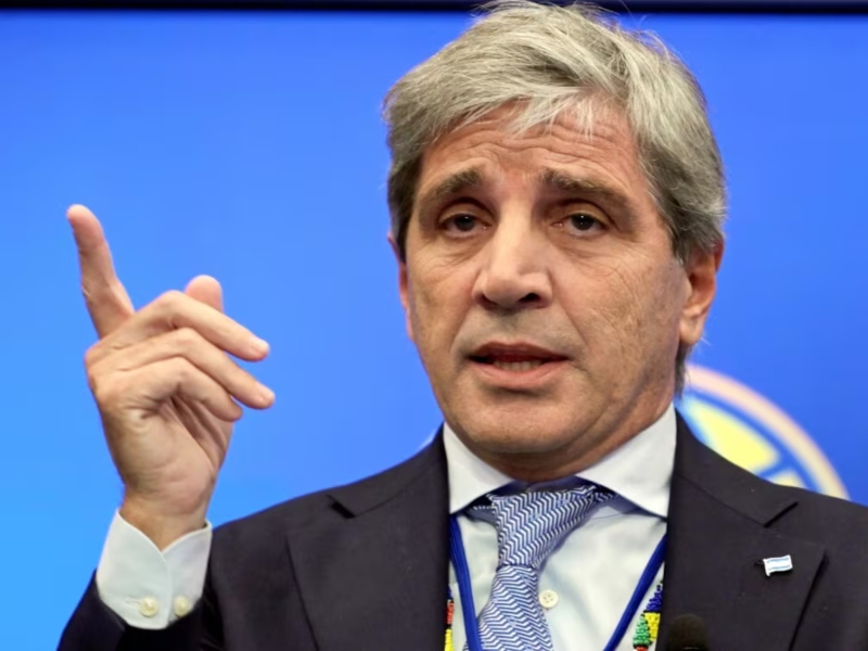 INDEC: Caputo confirmó que habrá un nuevo sistema para medir la inflación