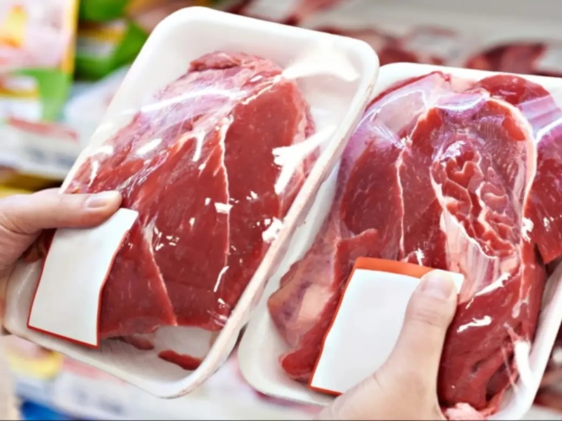 El consumo de carne volvió a crecer en agosto, en medio de un año en baja