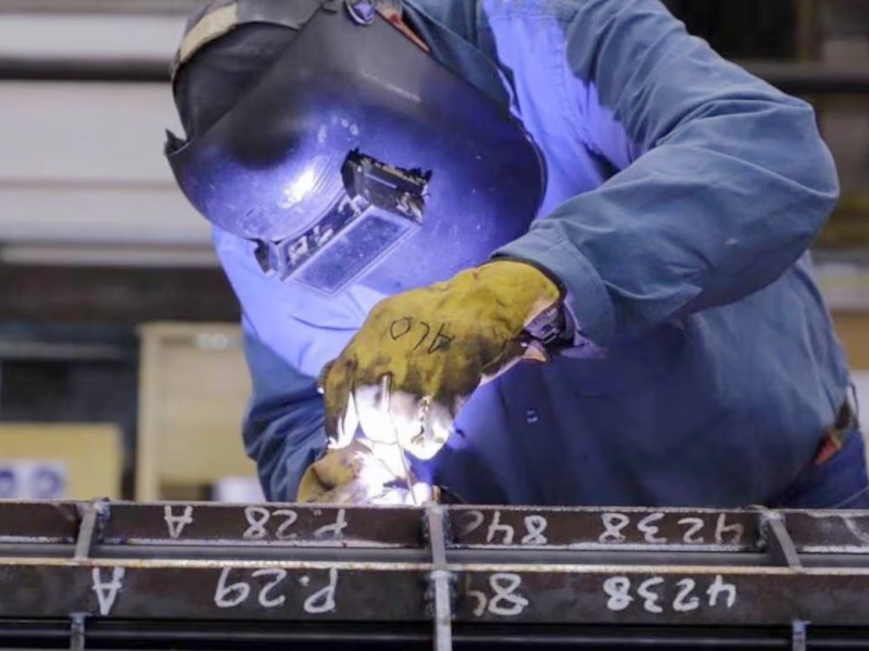 Suspenden hasta fin de año las retenciones a las exportaciones de aluminio y acero
