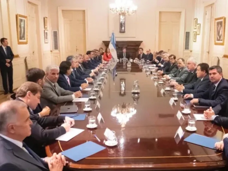 Sin convocar a Kicillof, Milei recibirá este jueves a la mayoría de los gobernadores