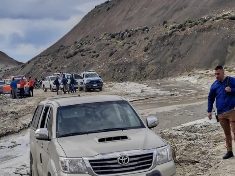Investigan si los jubilados desaparecidos en Chubut cayeron en un sumidero