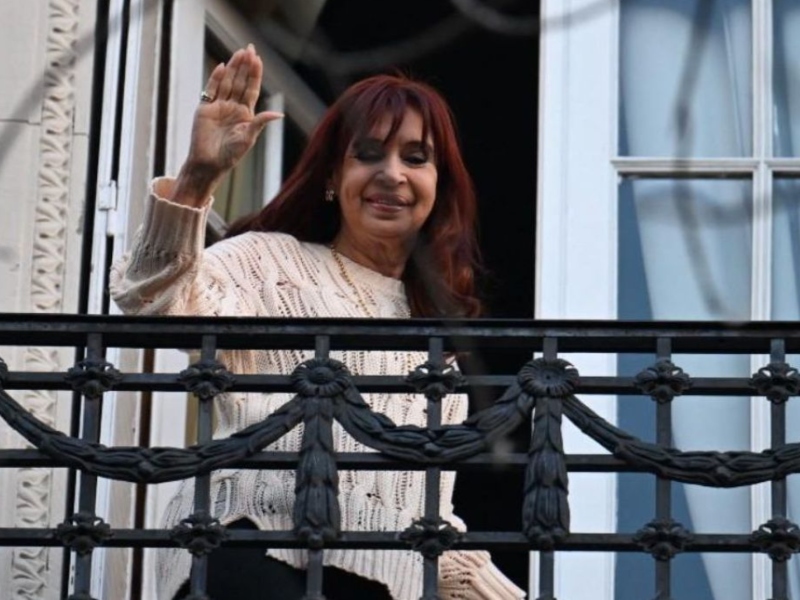 Cristina evoluciona «sin complicaciones» tras su operación por apendicitis