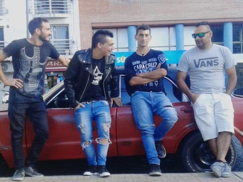 Murió un reconocido músico de una banda punk en pleno show en La Plata