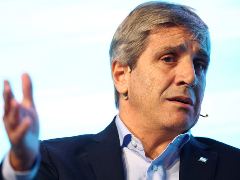 Caputo dijo que busca pagar el vencimiento de enero sin emitir deuda en Wall Street