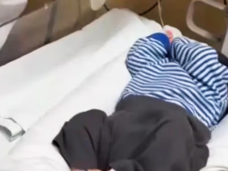 Tiraron a un bebé recién nacido en un pastizal de Quilmes y una vecina lo rescató