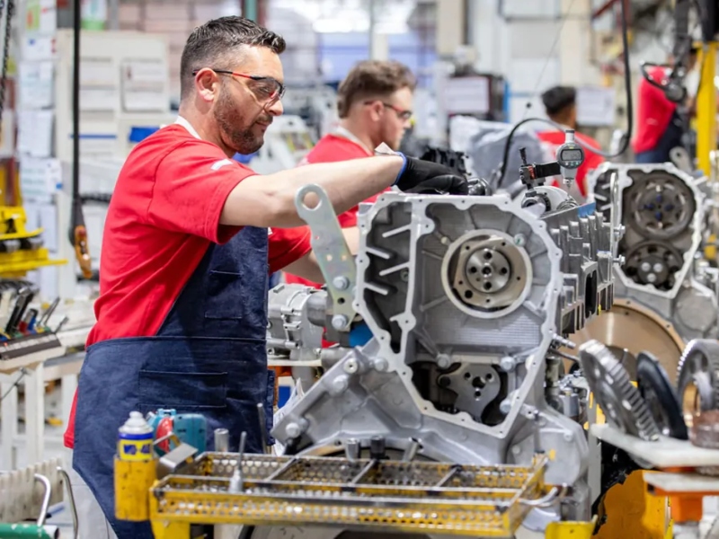 La industria volvió a bajar en octubre y tocó su peor nivel desde marzo